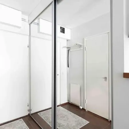 Lempi Lodge, Prime Location, Free Parking & Wi-fi Apartment