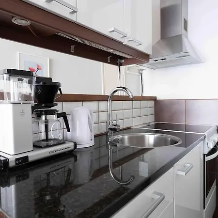 Lempi Lodge, Prime Location, Free Parking & Wi-fi Apartment Rovaniemi