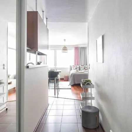 Apartment Lempi Lodge, Prime Location, Free Parking & Wi-fi Rovaniemi