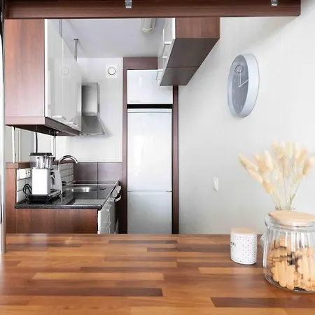 Lempi Lodge, Prime Location, Free Parking & Wi-fi Apartment *