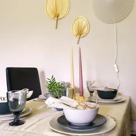Nordic Nook, Great Location, Free Parking & Wi-fi Apartment