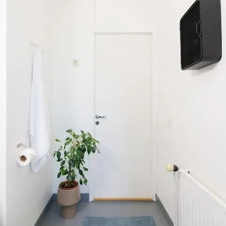 Apartment Nordic Nook, Great Location, Free Parking & Wi-fi *