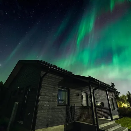 Villa Polar Lights With Jacuzzi By Booklapland *