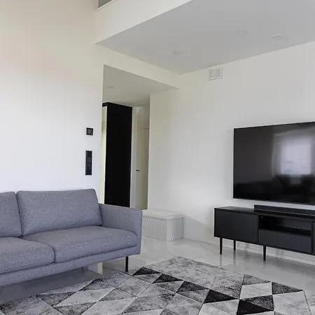 Aurora With Jacuzzi Villa *