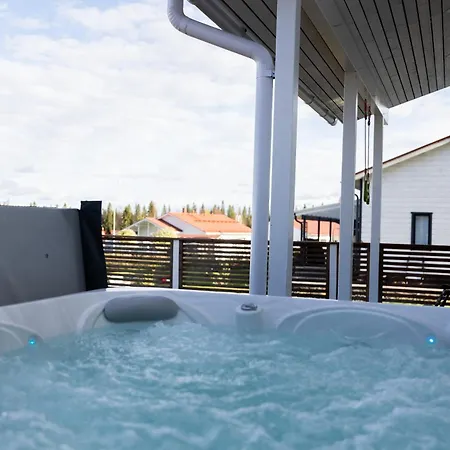 Aurora With Jacuzzi Rovaniemi