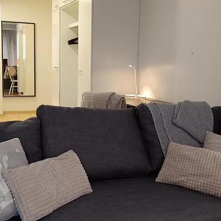 Apartment Bright And Cozy With Private Sauna And Parking