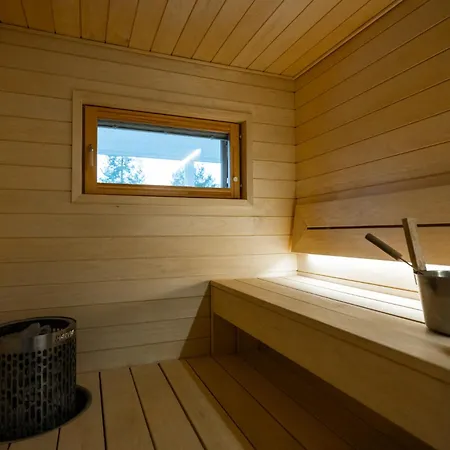 Arctic Heather Apartment *