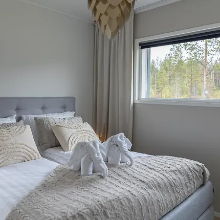 Villa Polar Lights With Jacuzzi By Booklapland *