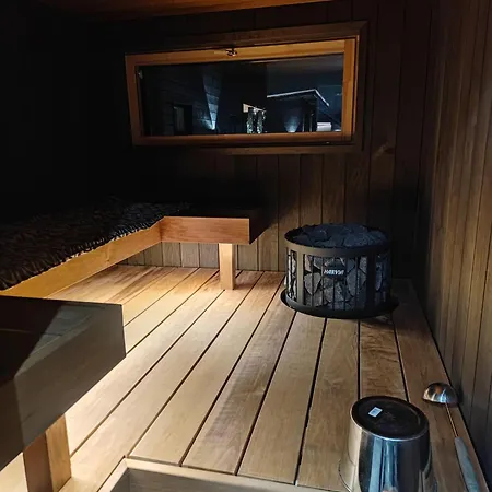 Villa Pajunkissa With Jacuzzi And Sauna