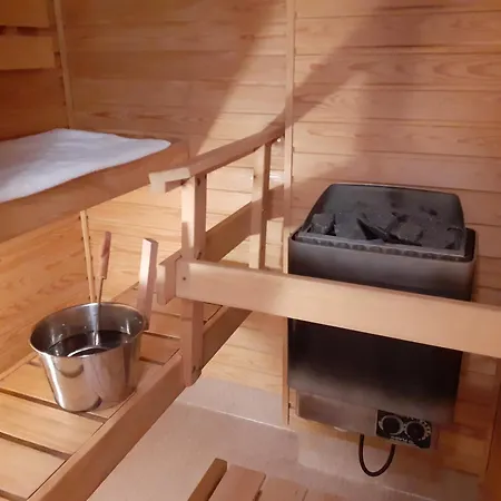 Apartment Huvilatie With Sauna- Huvilatien Saunallinen Huoneisto Rovaniemi