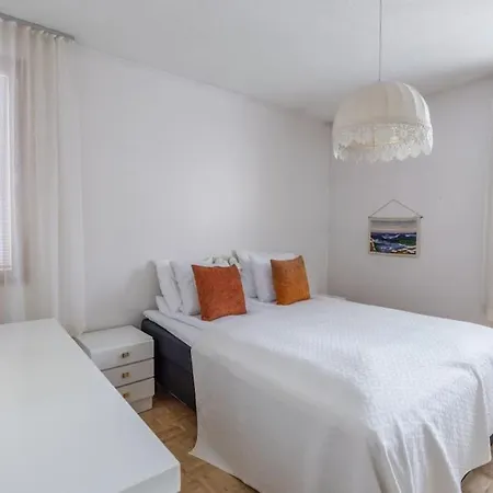 Lappish Chalet, Free Wifi, Sauna, Parking Villa Rovaniemi