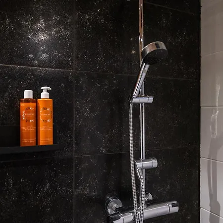 Nightsky -private Location, Sauna And Jacuzzi Villa