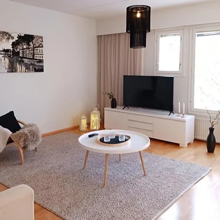 Cozy With Sauna And Free Parking Apartment