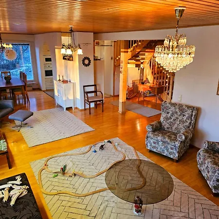 Authentic Arctic At The Delta Villa *