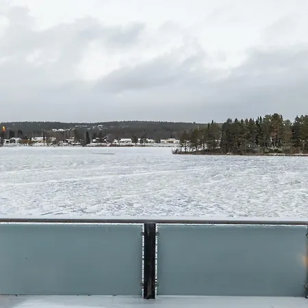 Northern Lights River Nest Villa