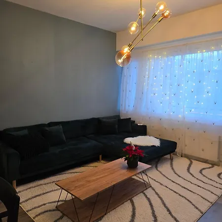 Lakeland Apartment *