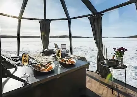 Skyfire Village Igloos - Includes Transportation, Meals&accommodation Village de vacances *