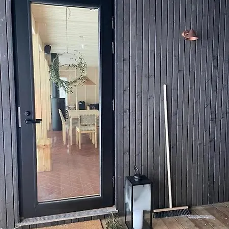 A Unique Lakeside Chalet Rovaniemi