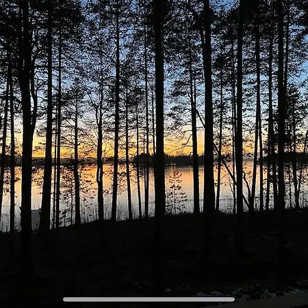 A Unique Lakeside *