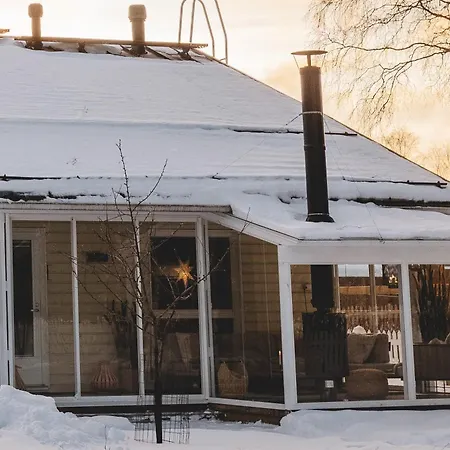 It's Arctic Magic! Apartment *
