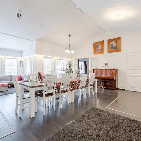 Riverside For Families - Beautiful House Near Santa Claus Village *