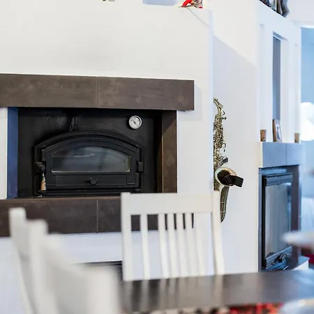 Riverside For Families - Beautiful House Near Santa Claus Village *