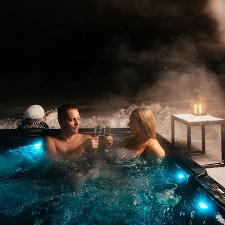 Nightsky -private Location, Sauna And Jacuzzi Villa Rovaniemi