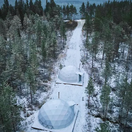 Aurora Igloo Fireplace-heated Tents In A Secret Forest With Private Jacuzzi And Shared Sauna Bathroom And Dog Friendly Tente de luxe *