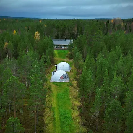Luxury tent Aurora Igloo Fireplace-heated Tents In A Secret Forest With Private Jacuzzi And Shared Sauna Bathroom And Dog Friendly