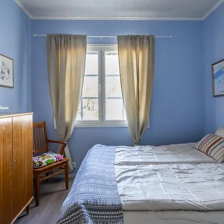 Apartment In The Middle Of Silence *