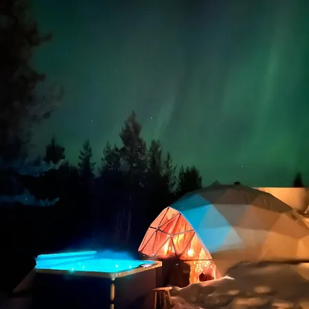 Aurora Igloo Fireplace-heated Tents In A Secret Forest With Private Jacuzzi And Shared Sauna Bathroom And Dog Friendly Luxury tent *