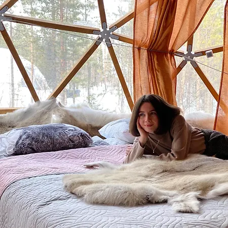 Aurora Igloo Fireplace-heated Tents In A Secret Forest With Private Jacuzzi And Shared Sauna Bathroom And Dog Friendly Luxury tent *