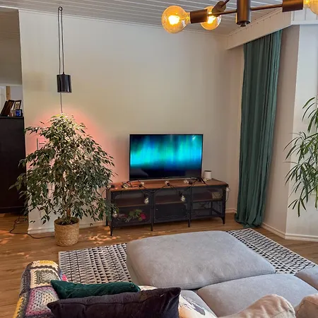 Homestay Arctic Riverside House