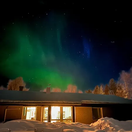Homestay Arctic Riverside House *