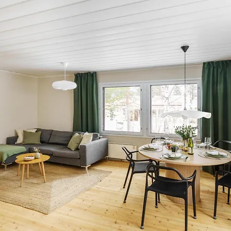 The Luna Lounge, With Sauna Apartment