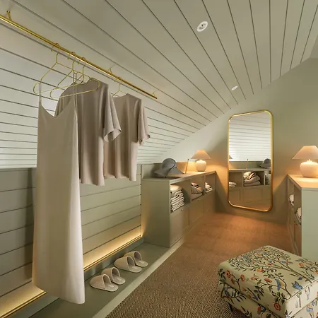 Aino Private Island 4*