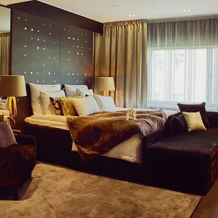 Arctic Light Hotel 4*