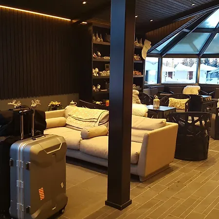 Santa's Igloos Arctic Circle Hotel