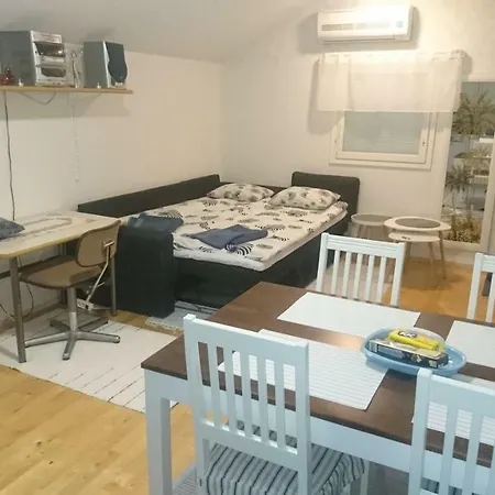 Arctic River Apartment *