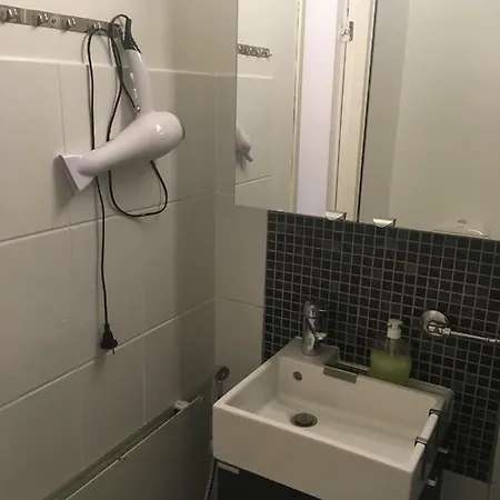 Apartment Center 4 *
