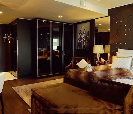 Arctic Light Hotel 4*
